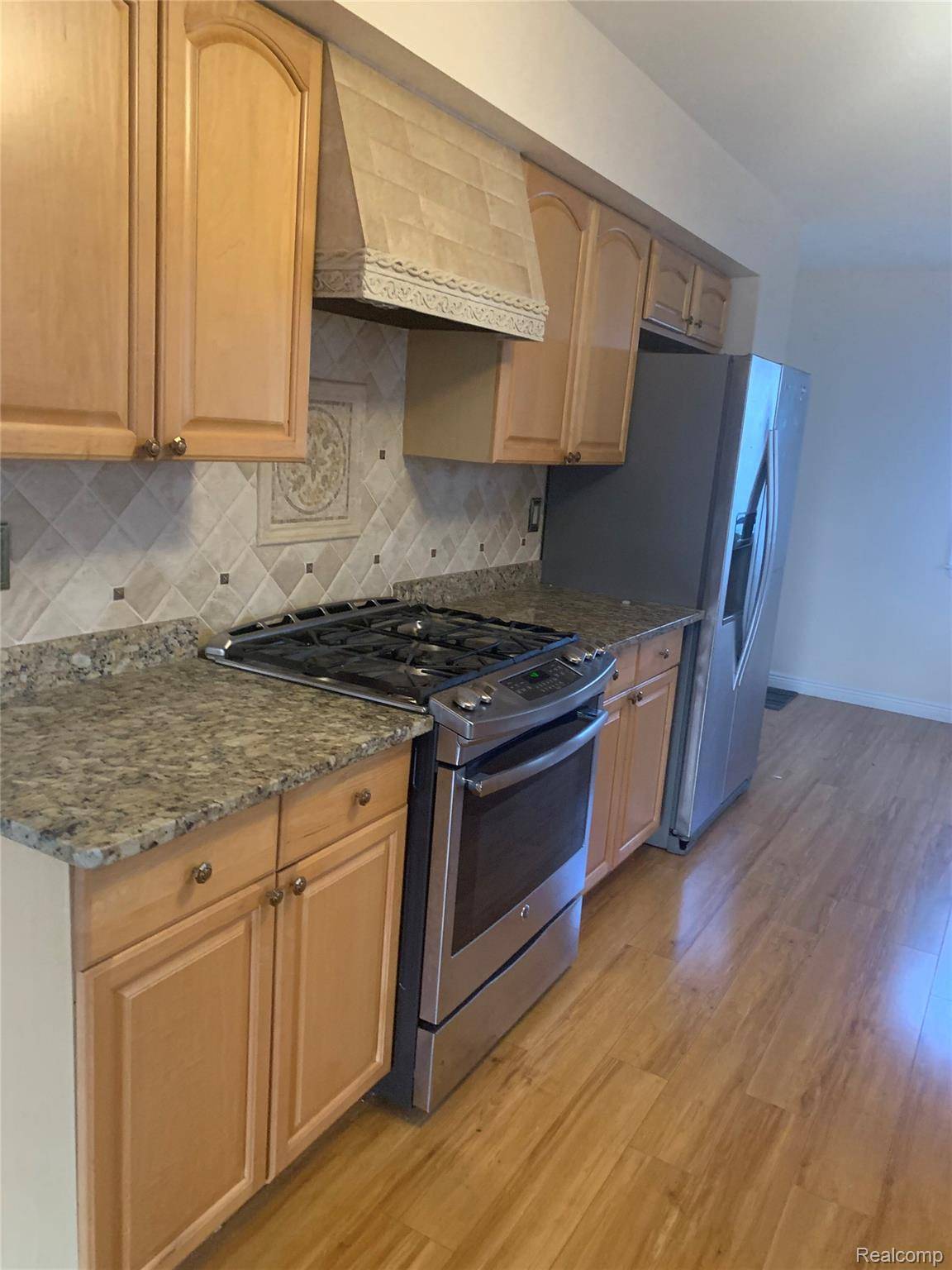 West Bloomfield, MI 48323,5625 Putnam DR