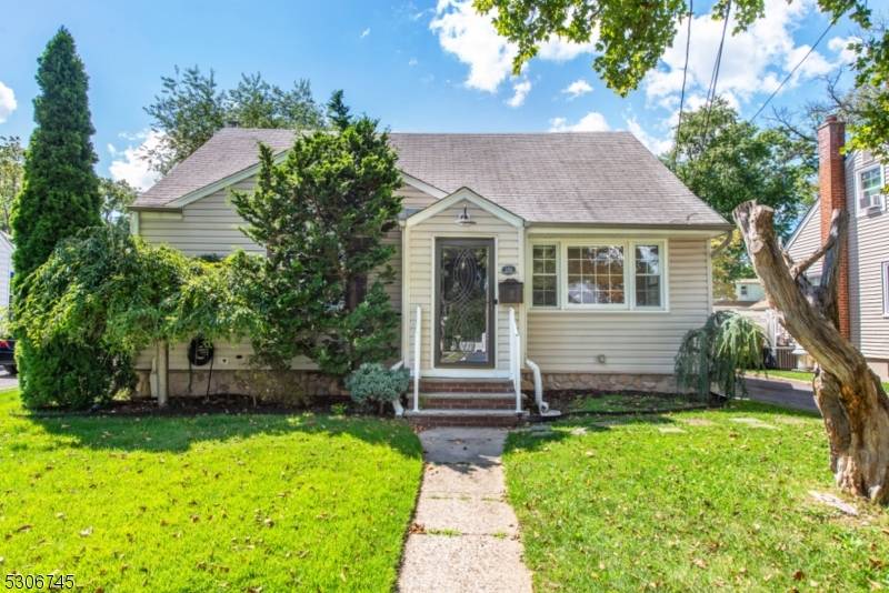 Rahway City, NJ 07065,240 Princeton Ave