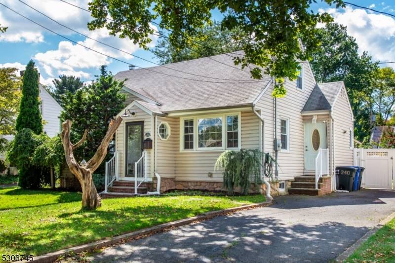 Rahway City, NJ 07065,240 Princeton Ave