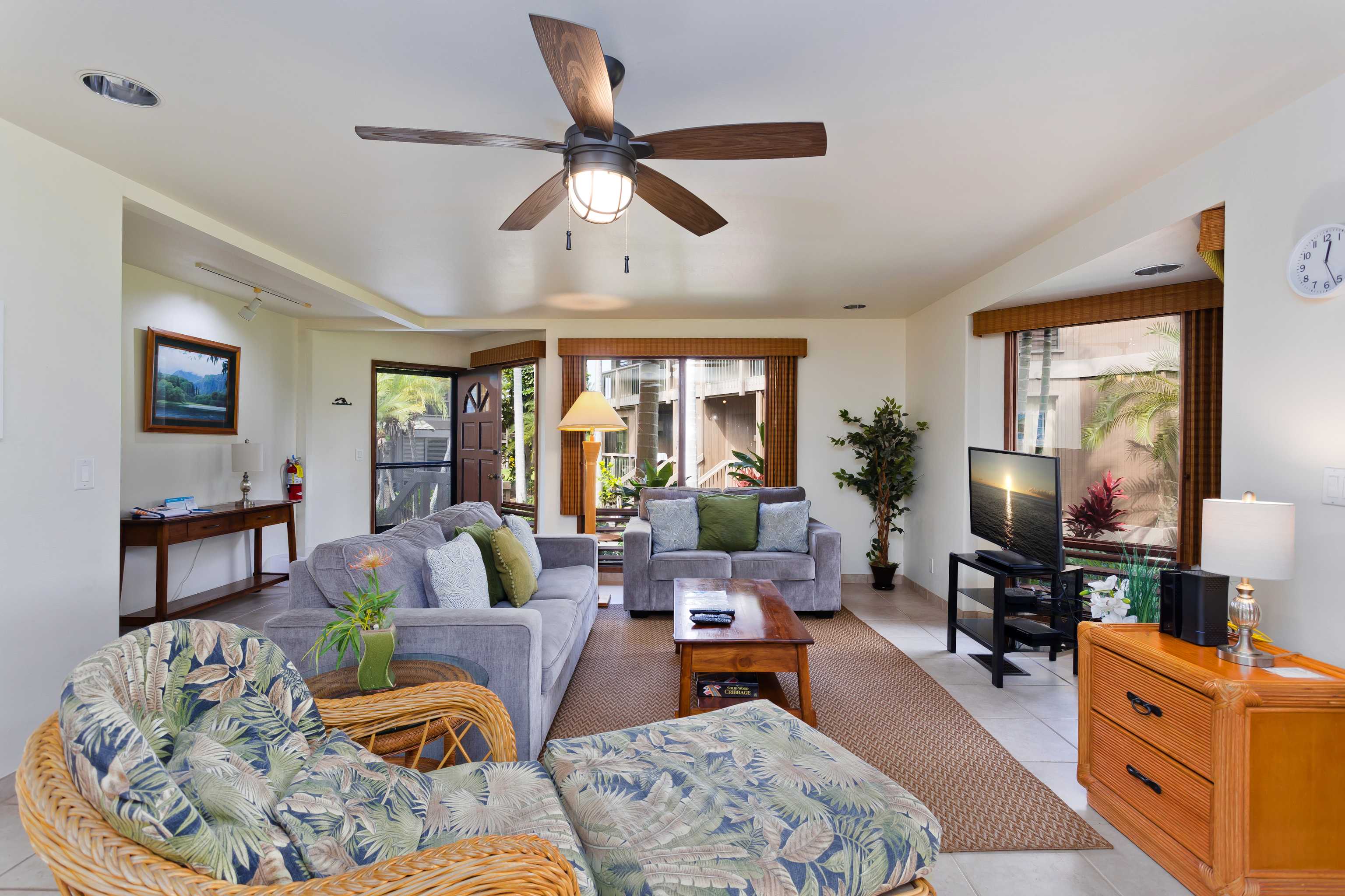 Kailua-kona, HI 96740,78-261 MANUKAI ST #901