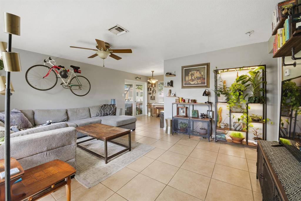 Sunrise, FL 33313,6805 NW 27th