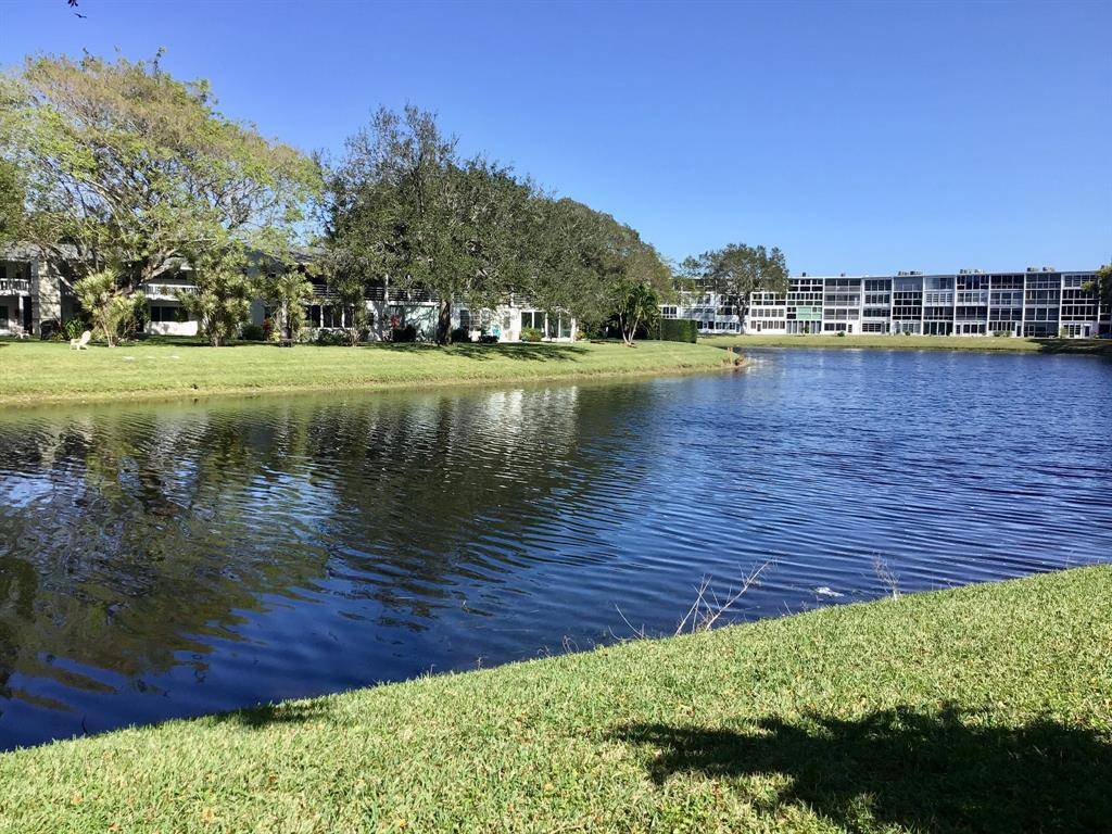Deerfield Beach, FL 33442,7 Oakridge B #7