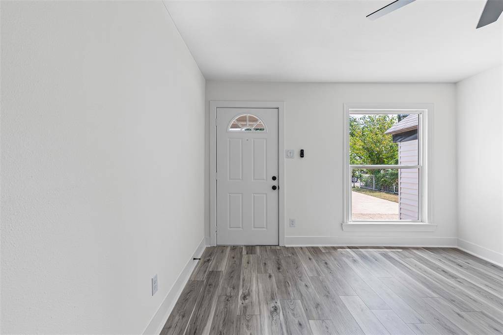 2327 Brookfield Avenue, Dallas, TX 75235