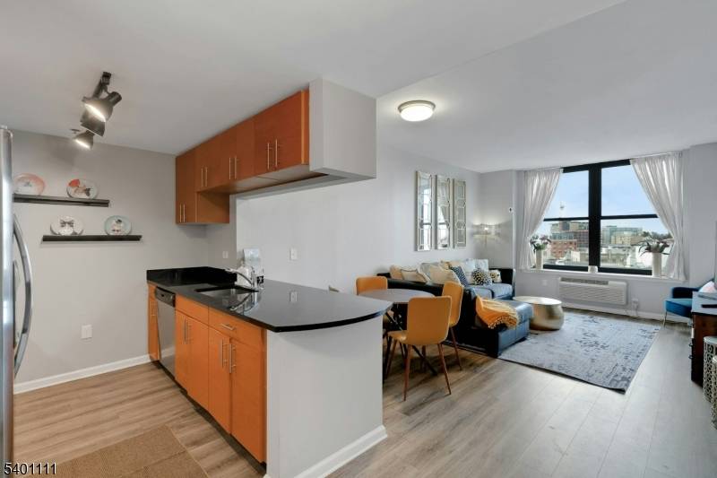 Jersey City, NJ 07302,102 Christopher Columbus Dr #803