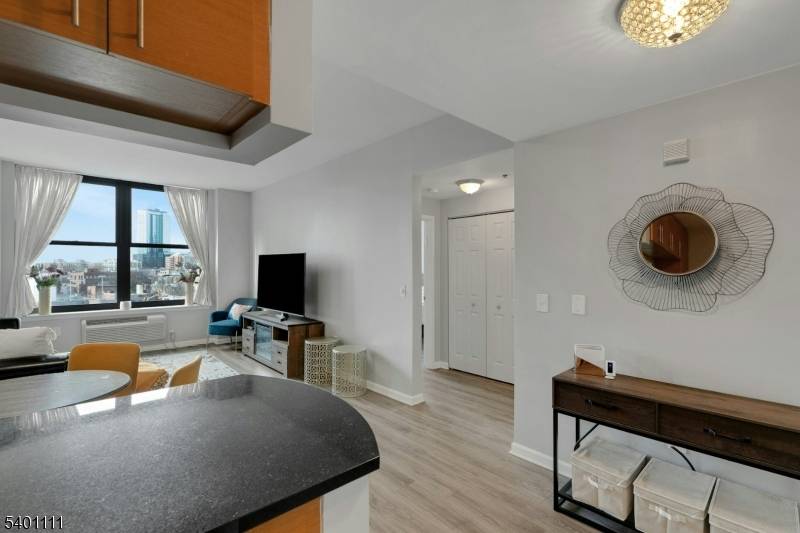 Jersey City, NJ 07302,102 Christopher Columbus Dr #803