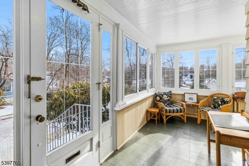 Morristown Town, NJ 07960,2 Longview Ter