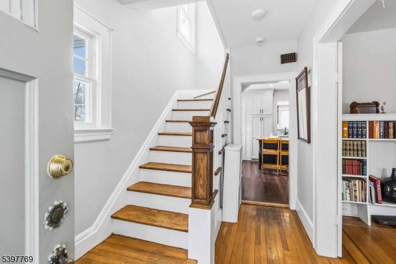 Morristown Town, NJ 07960,2 Longview Ter