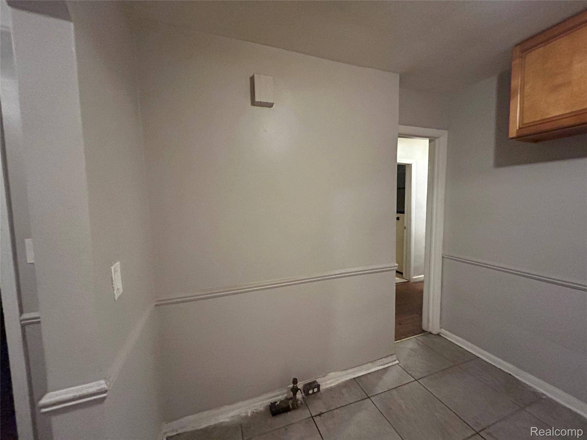 6718 Grandville AVE, Detroit, MI 48228