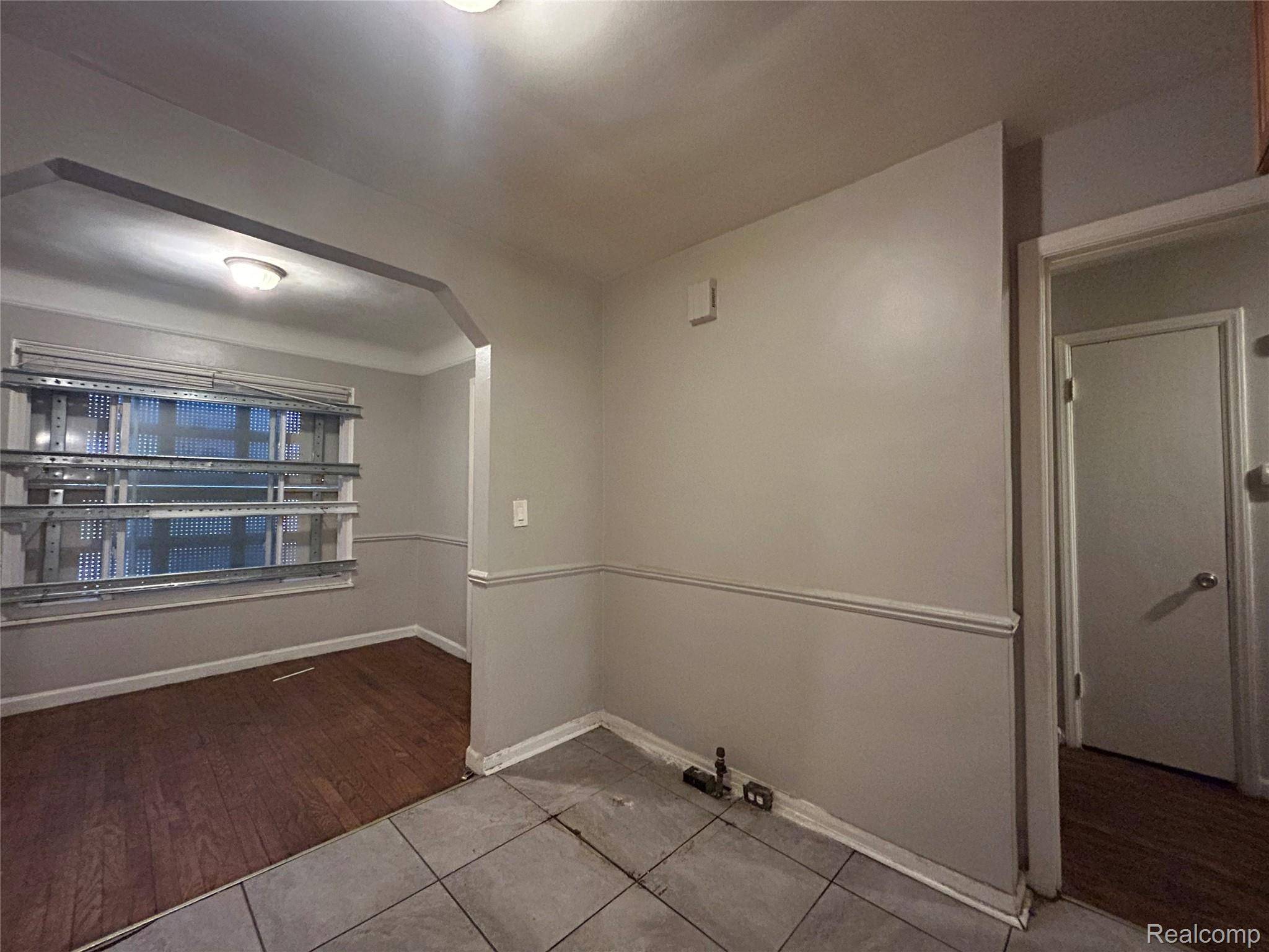 6718 Grandville AVE, Detroit, MI 48228