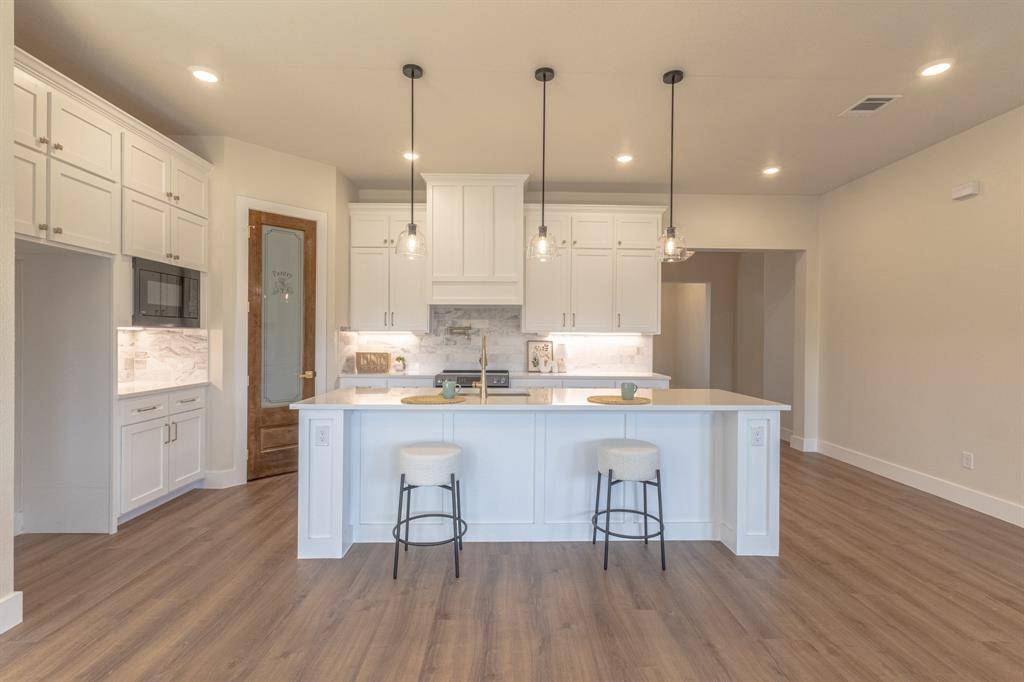 River Oaks, TX 76114,1444 Long Avenue