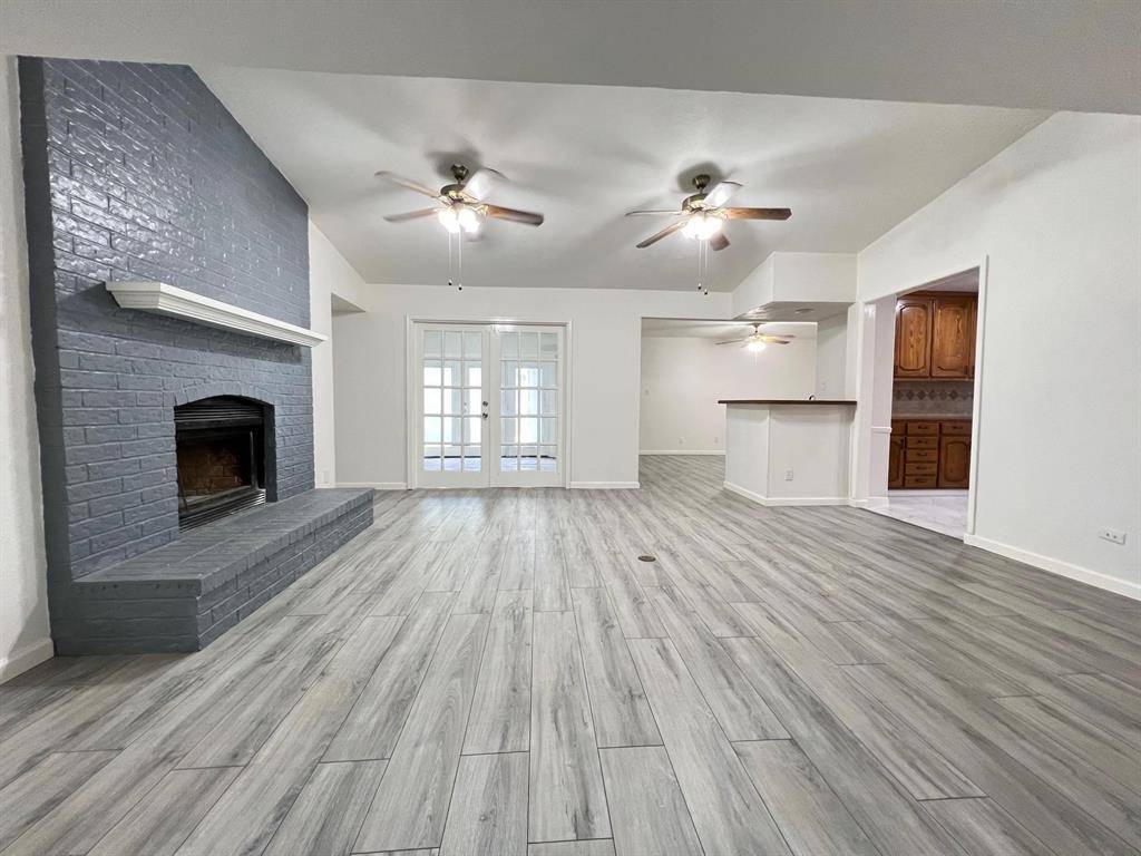 509 Chestnut Drive, Grand Prairie, TX 75052