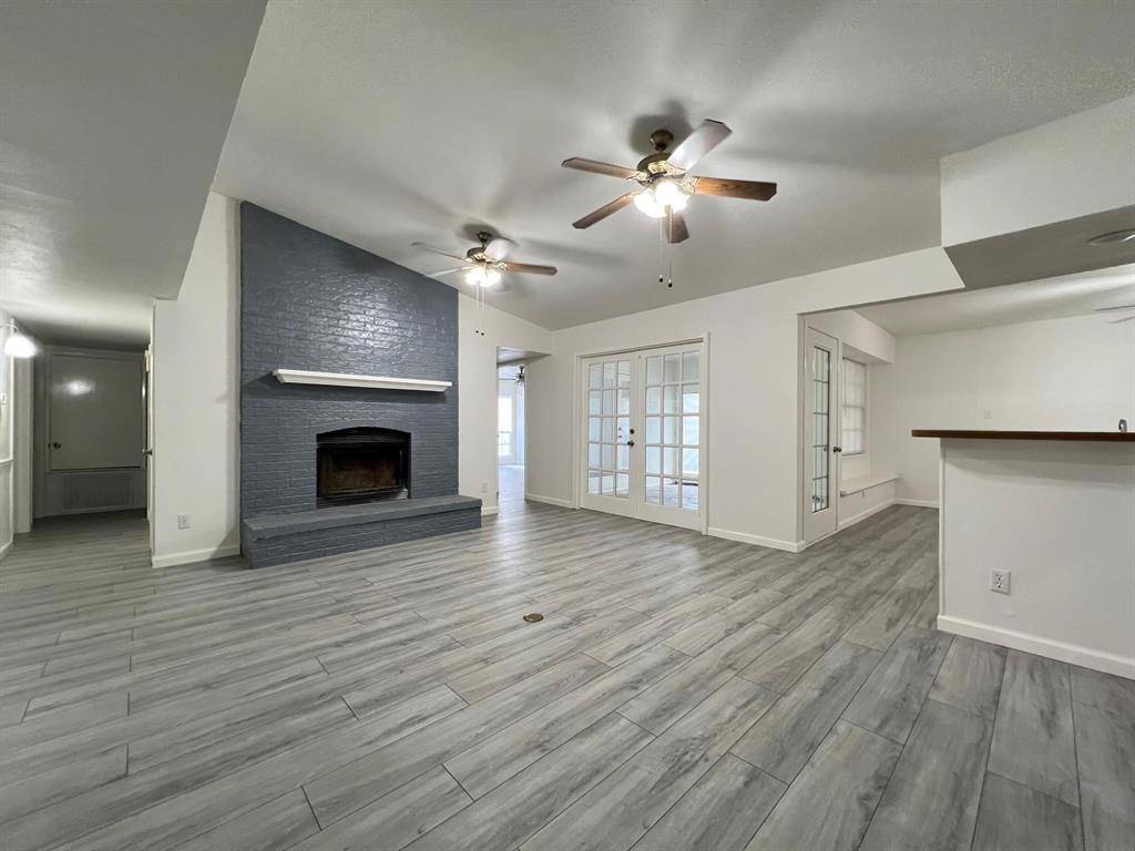 509 Chestnut Drive, Grand Prairie, TX 75052