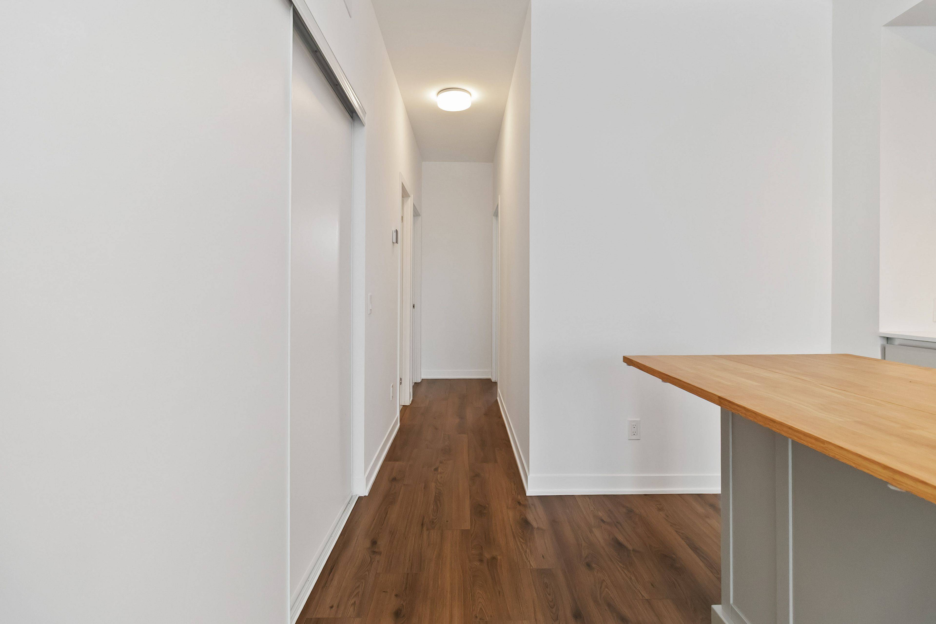 Oakville, ON L6M 5R1,3010 Trailside DR #140