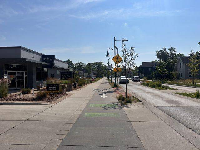 Traverse City, MI 49686,527 E Eighth ST