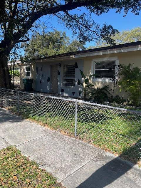 Dania Beach, FL 33004,734 SW 8th St