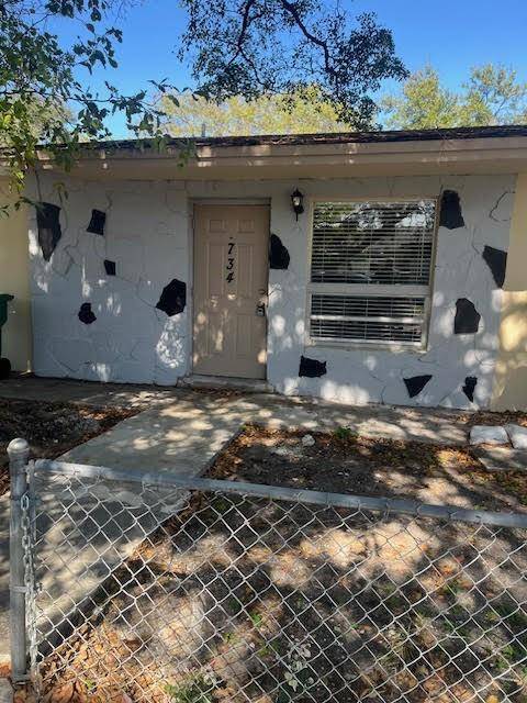 Dania Beach, FL 33004,734 SW 8th St
