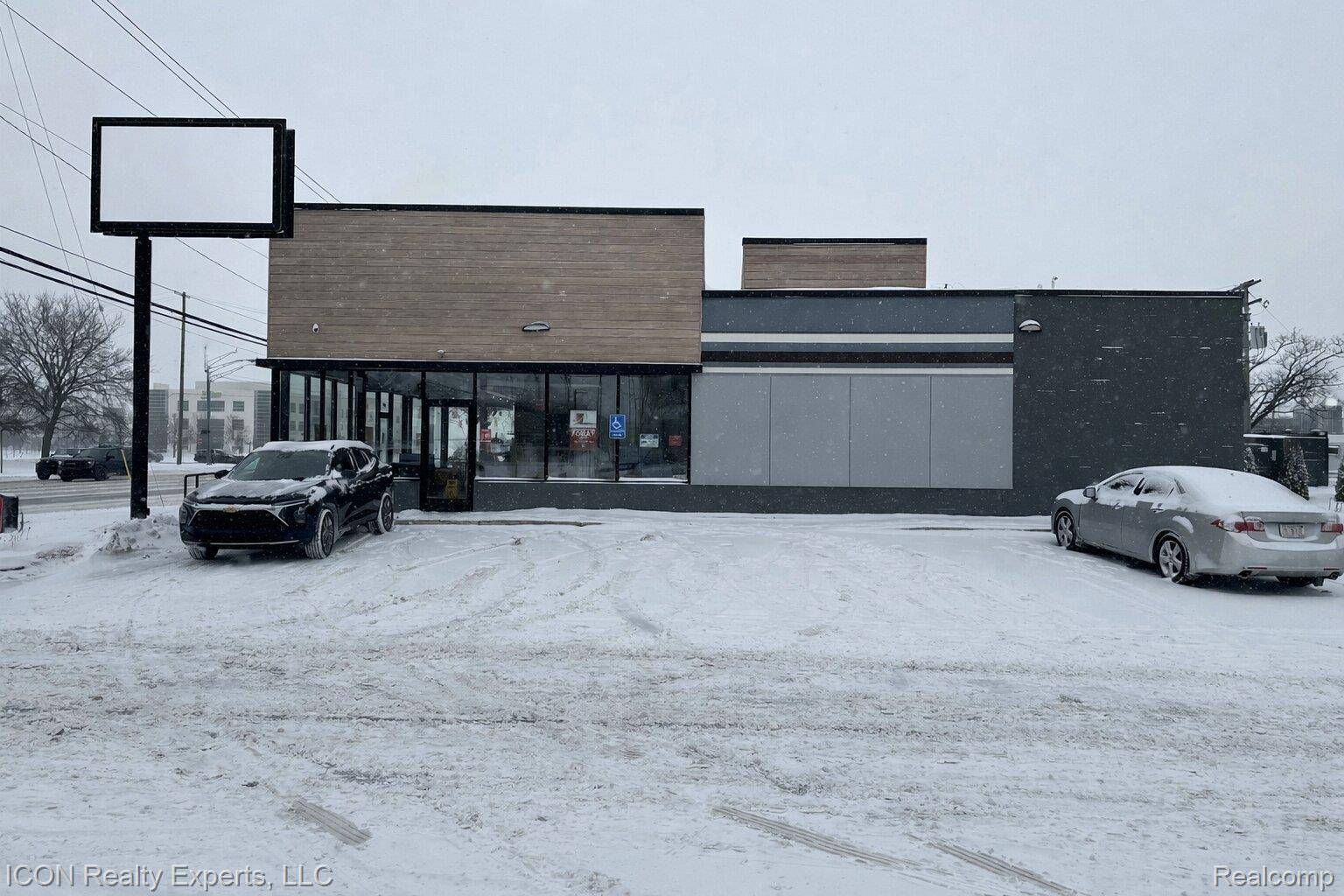 Madison Heights, MI 48071,1235 W 14 Mile RD