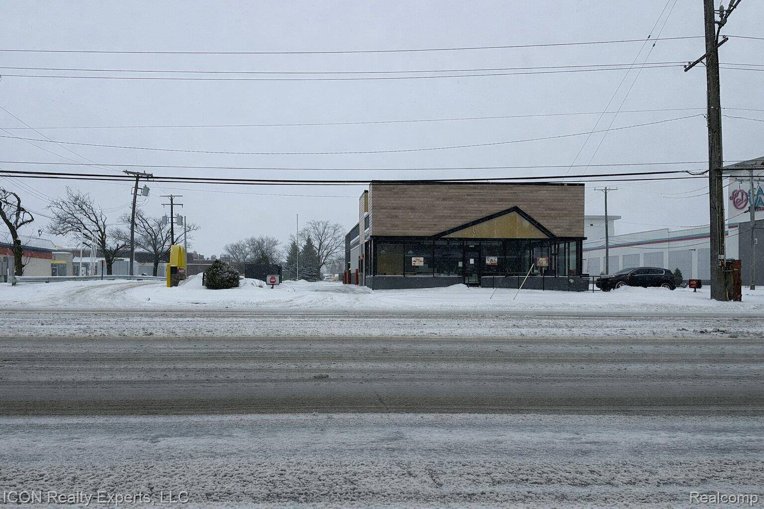 Madison Heights, MI 48071,1235 W 14 Mile RD