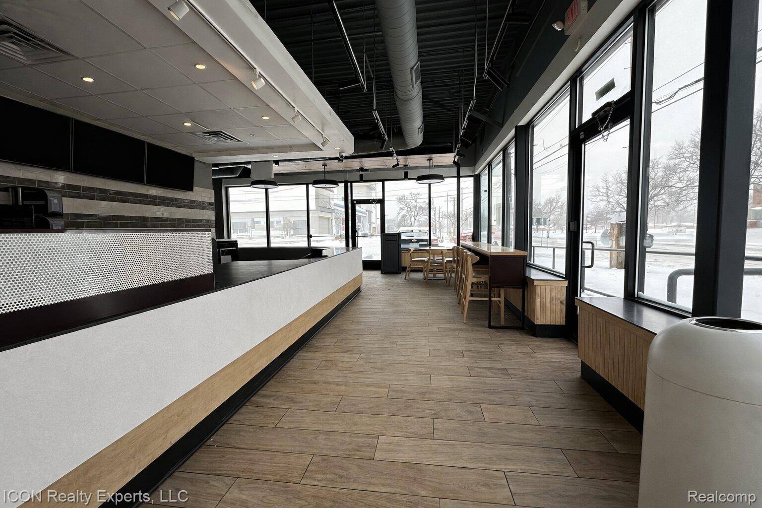 Madison Heights, MI 48071,1235 W 14 Mile RD