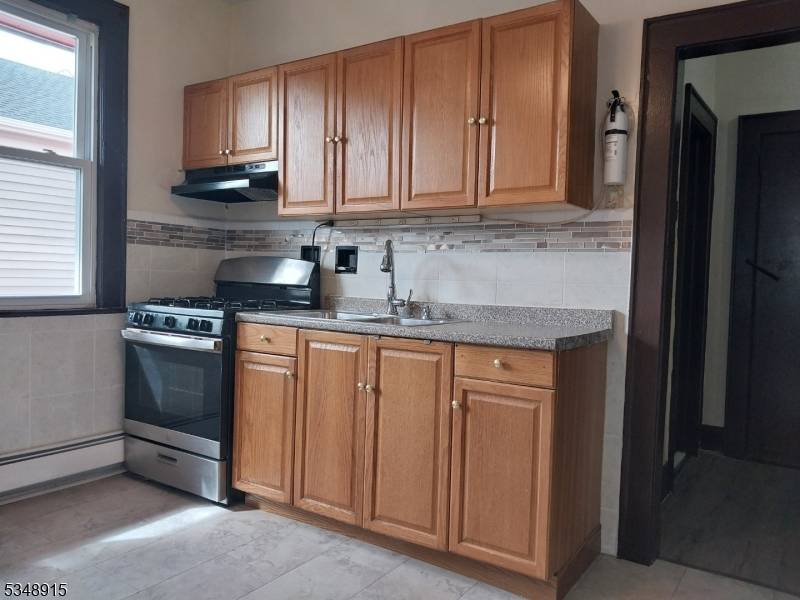 Newark City, NJ 07106,59 Grand Ave #2L