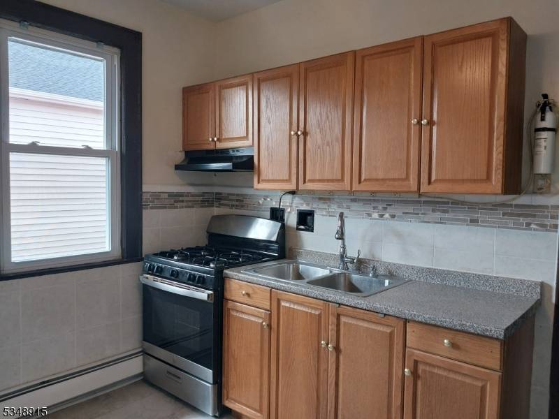 Newark City, NJ 07106,59 Grand Ave #2L