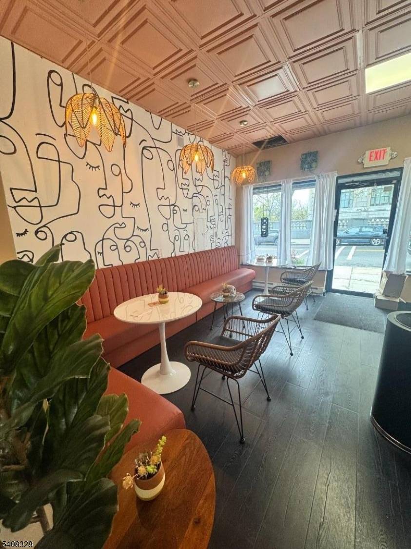 Newark City, NJ 07104,7 2nd Avenue