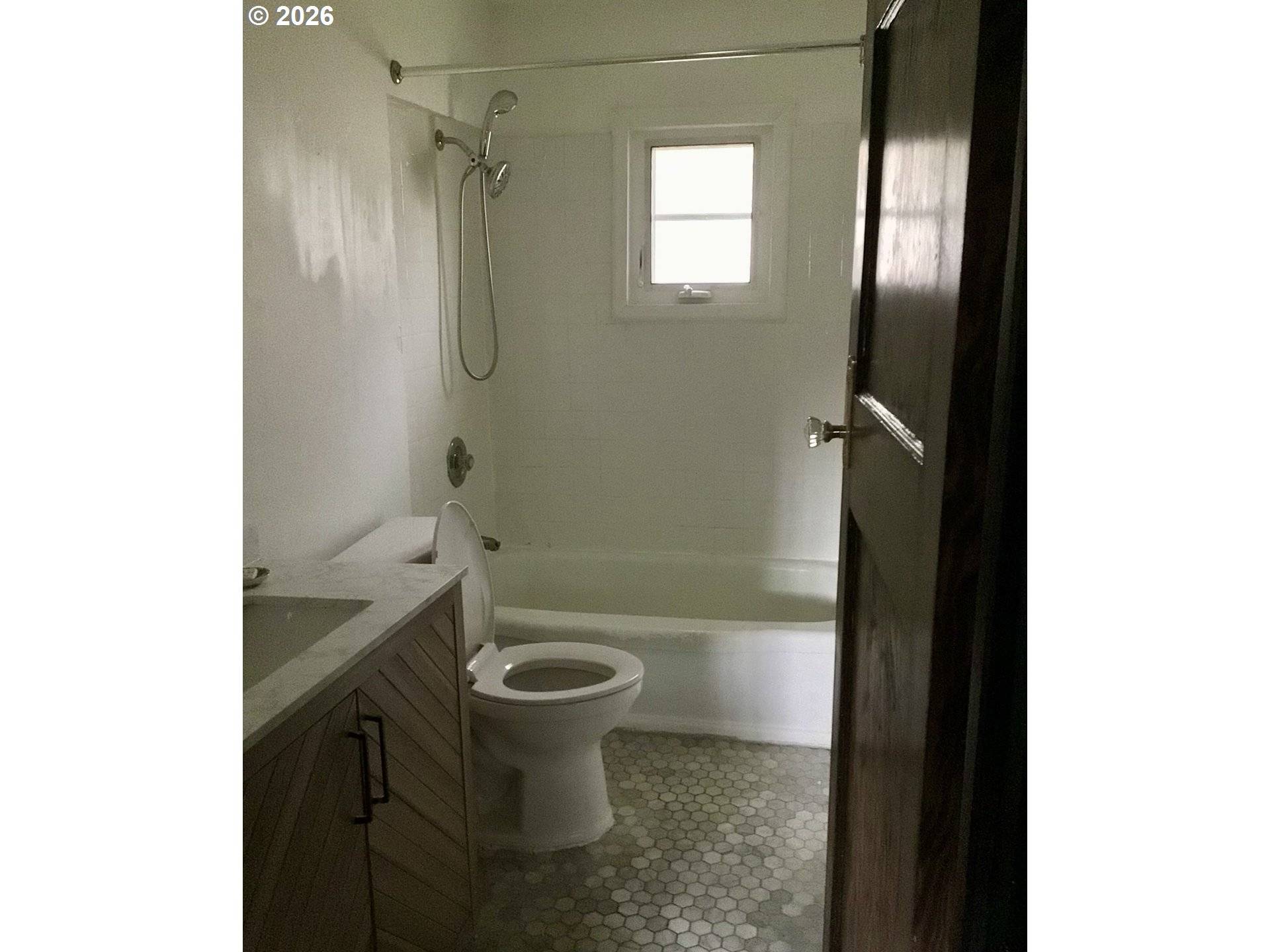 3955 E 17th AVE, Eugene, OR 97403