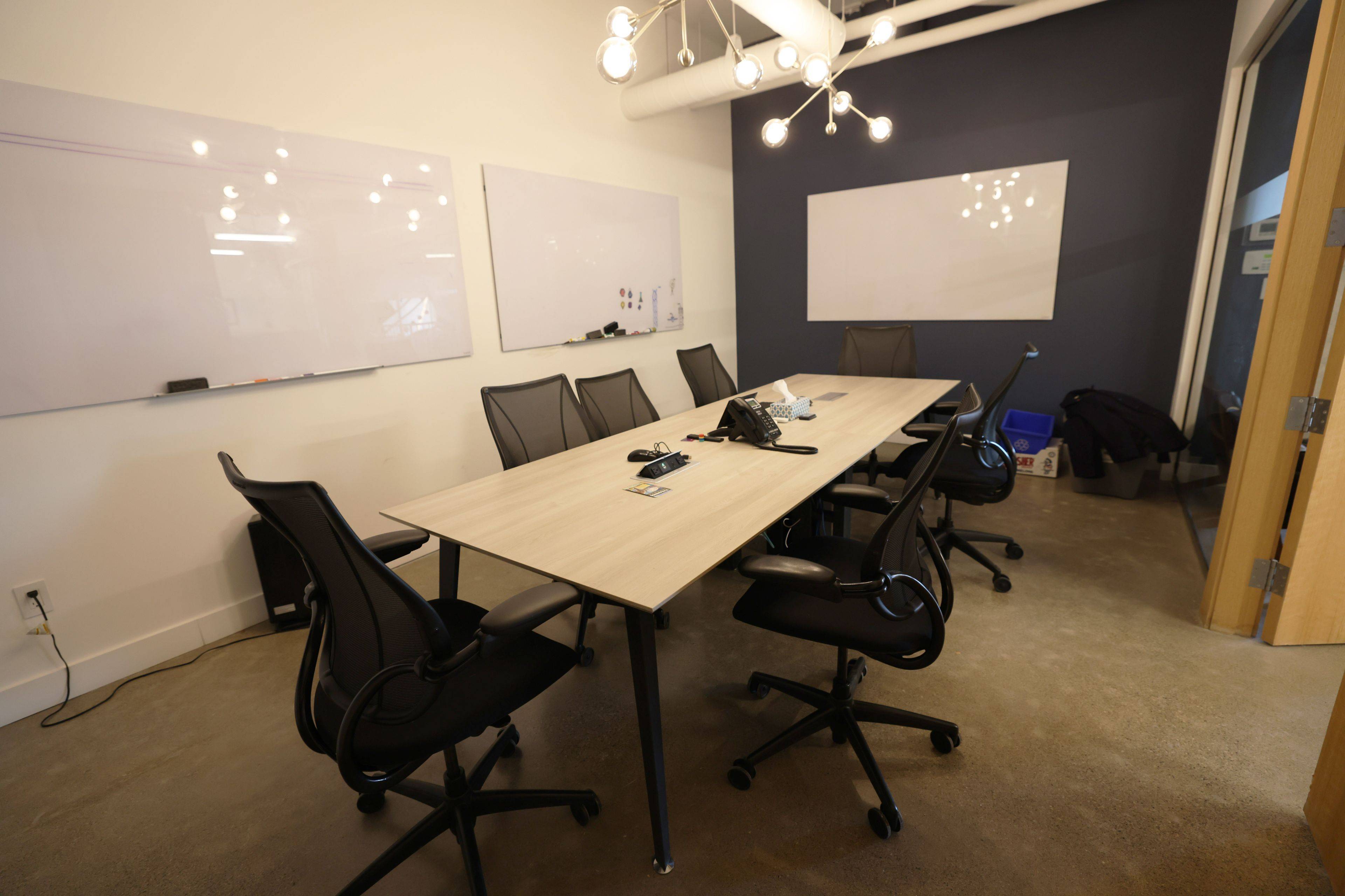 Toronto C01, ON M6J 0C9,32 Lisgar ST #300