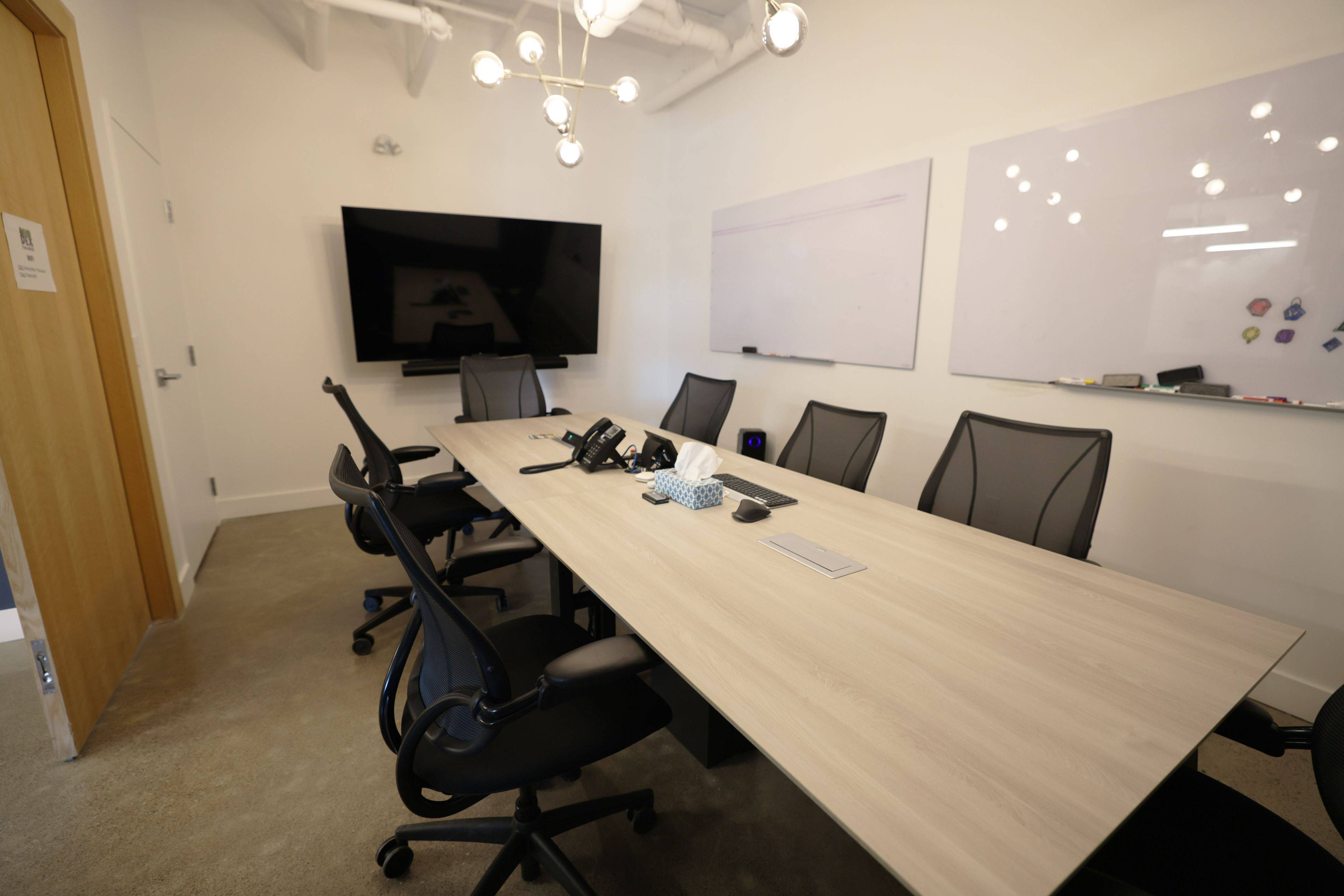 Toronto C01, ON M6J 0C9,32 Lisgar ST #300