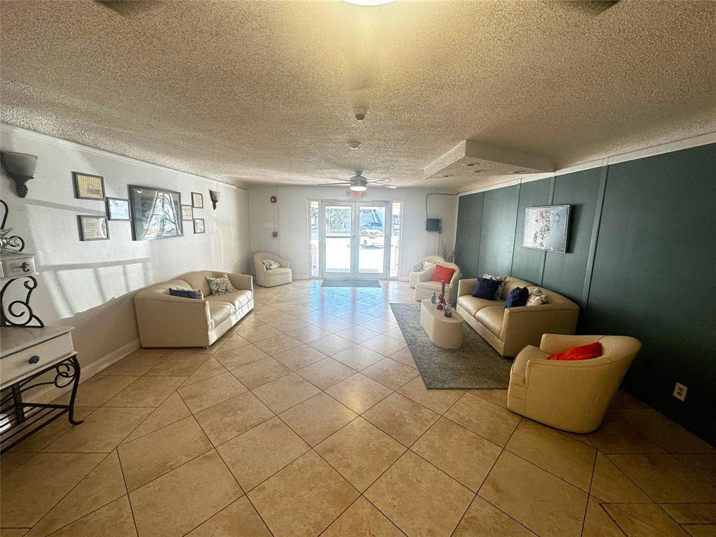 Hollywood, FL 33019,2400 S Ocean Dr #314