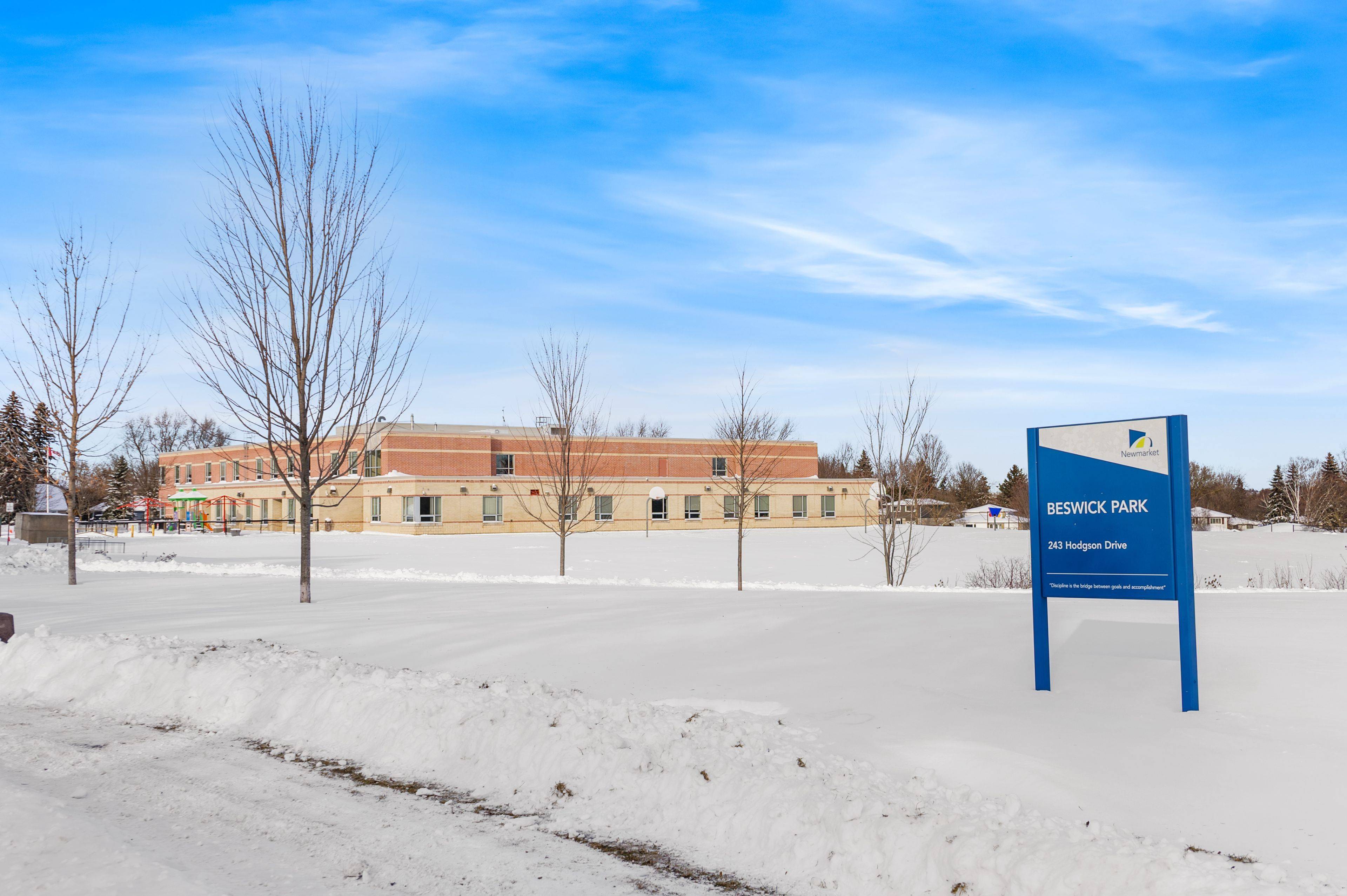 Newmarket, ON L3Y 1E2,246 Hodgson DR