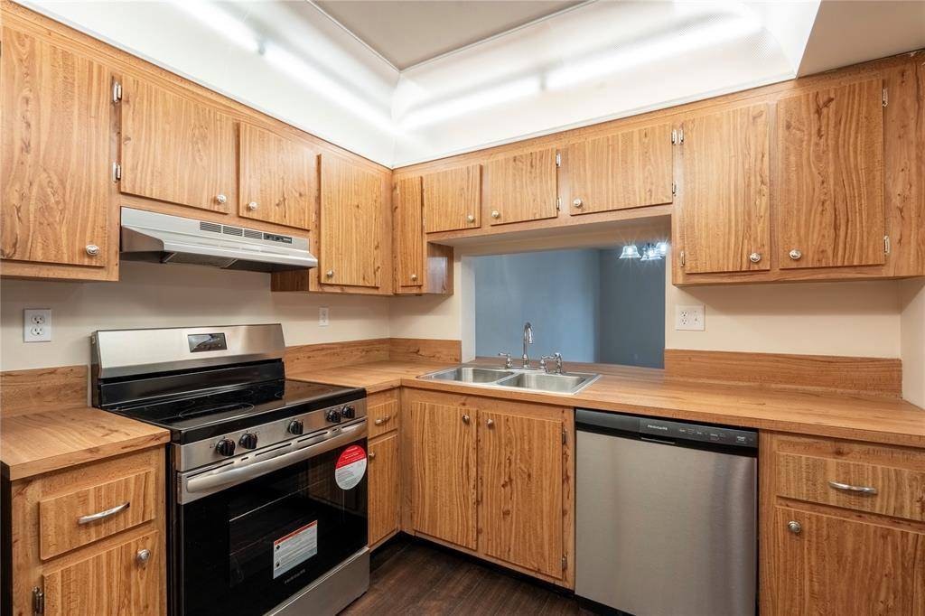 Sunrise, FL 33351,3720 N Pine Island Rd #436