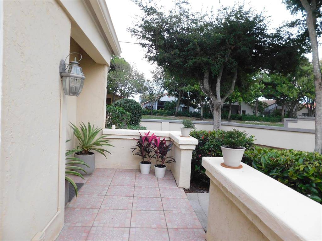 Boynton Beach, FL 33436,10195 Greentrail Drive North