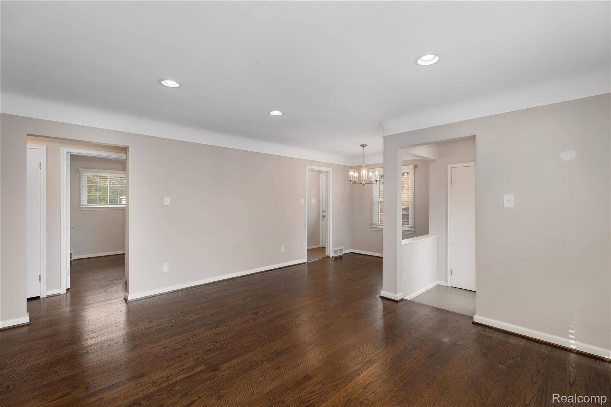 Royal Oak, MI 48073,3221 Shenandoah DR