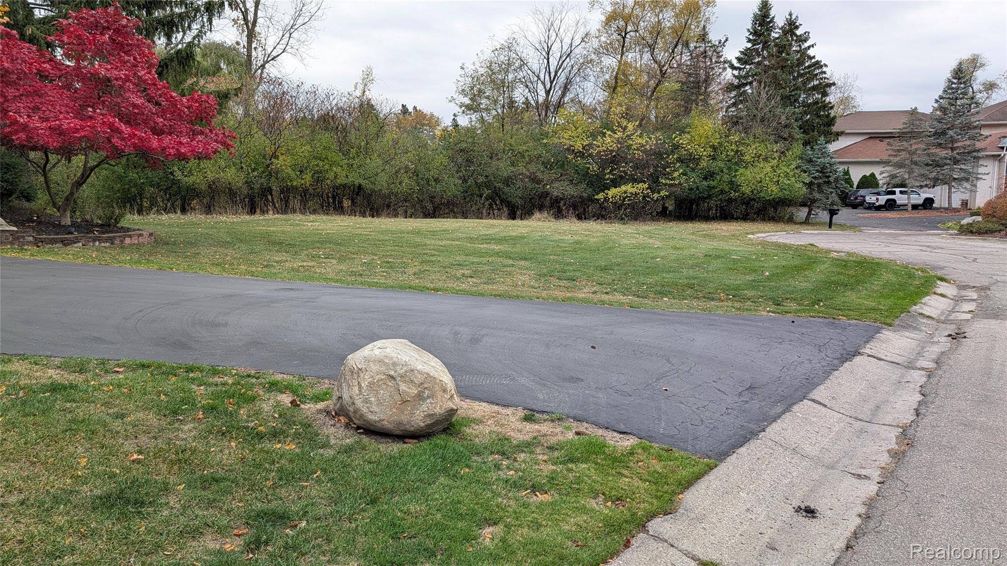 Bloomfield Hills, MI 48302,1733 N Morningside Way DR