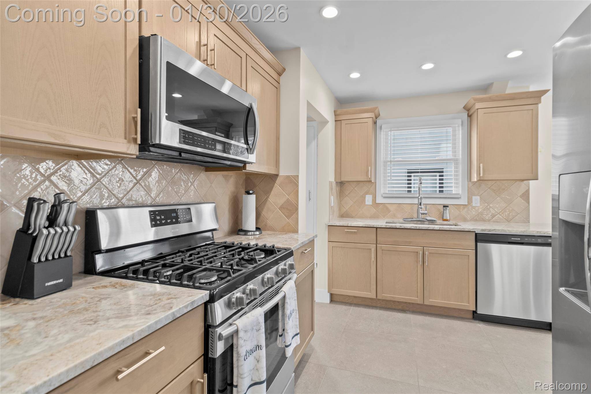 Madison Heights, MI 48071,26364 Hampden ST