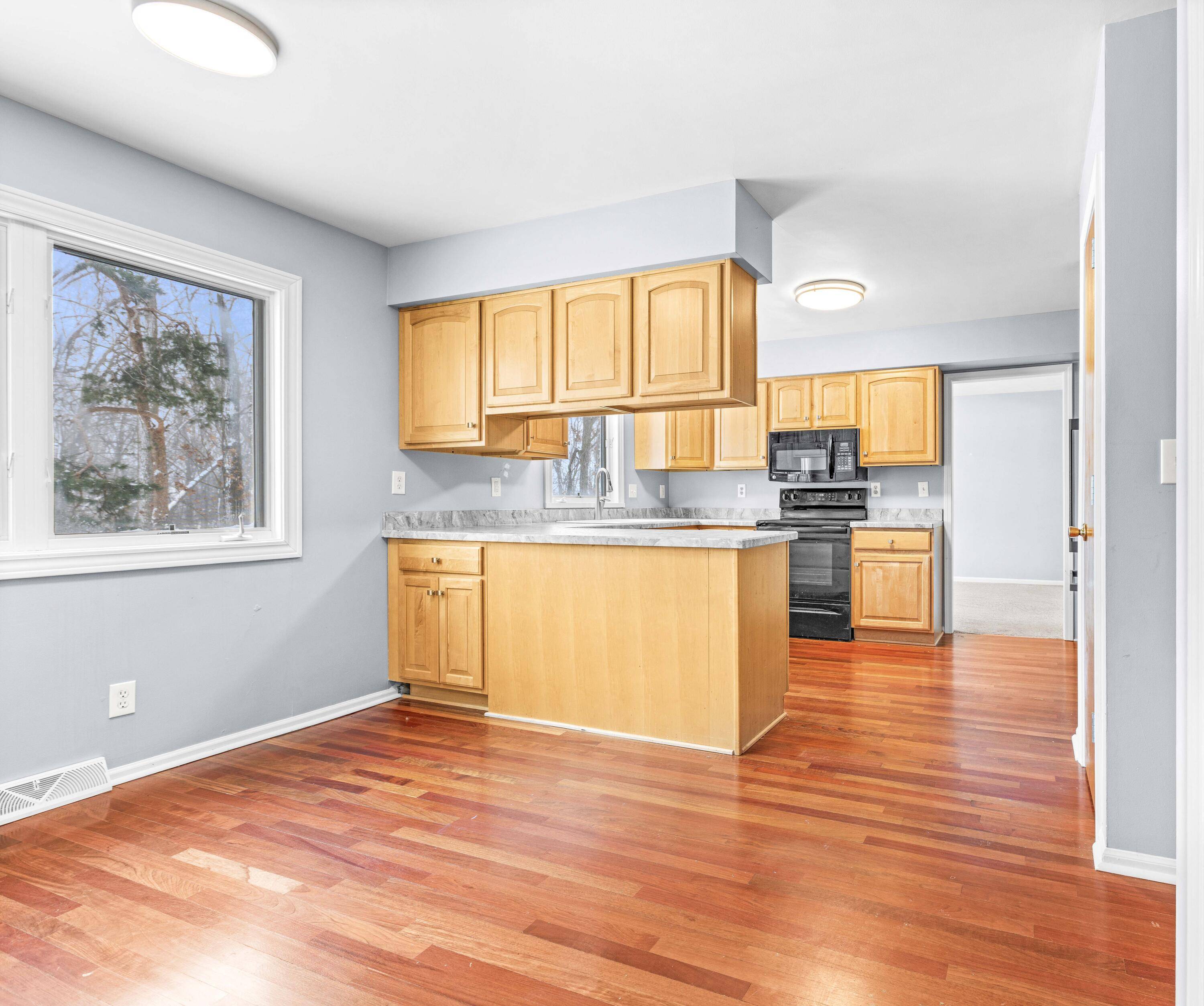 Portage, MI 49024,722 Grandmarais AVE