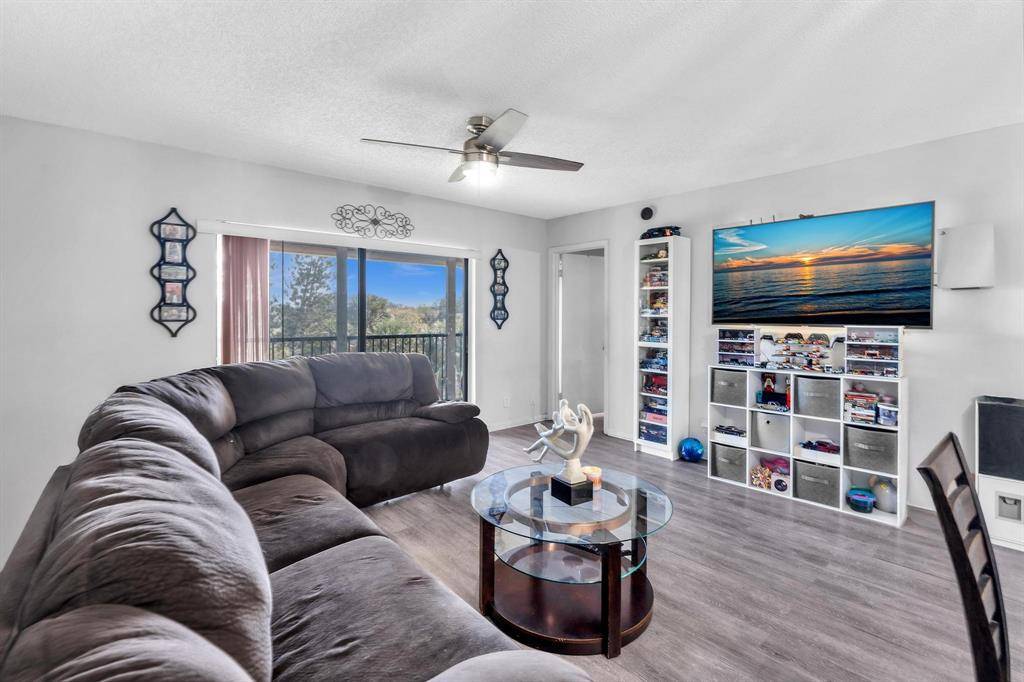 Coral Springs, FL 33071,2091 Coral Ridge Dr #N306