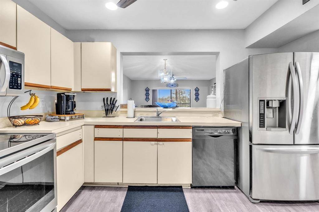 Coral Springs, FL 33071,2091 Coral Ridge Dr #N306