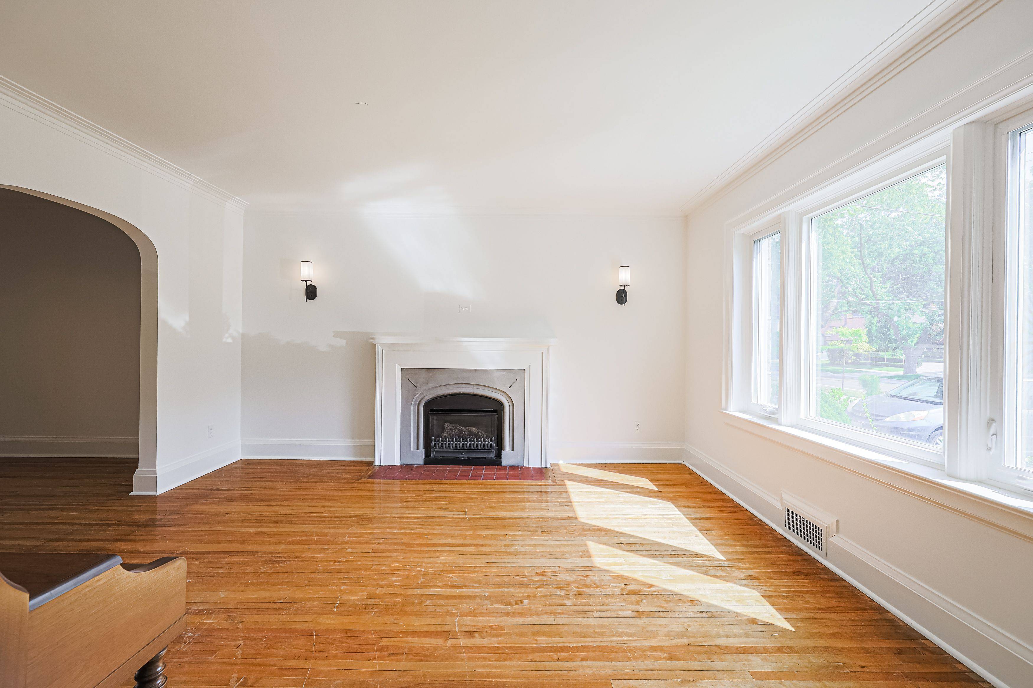 Toronto W08, ON M8X 2G7,1064 Royal York RD