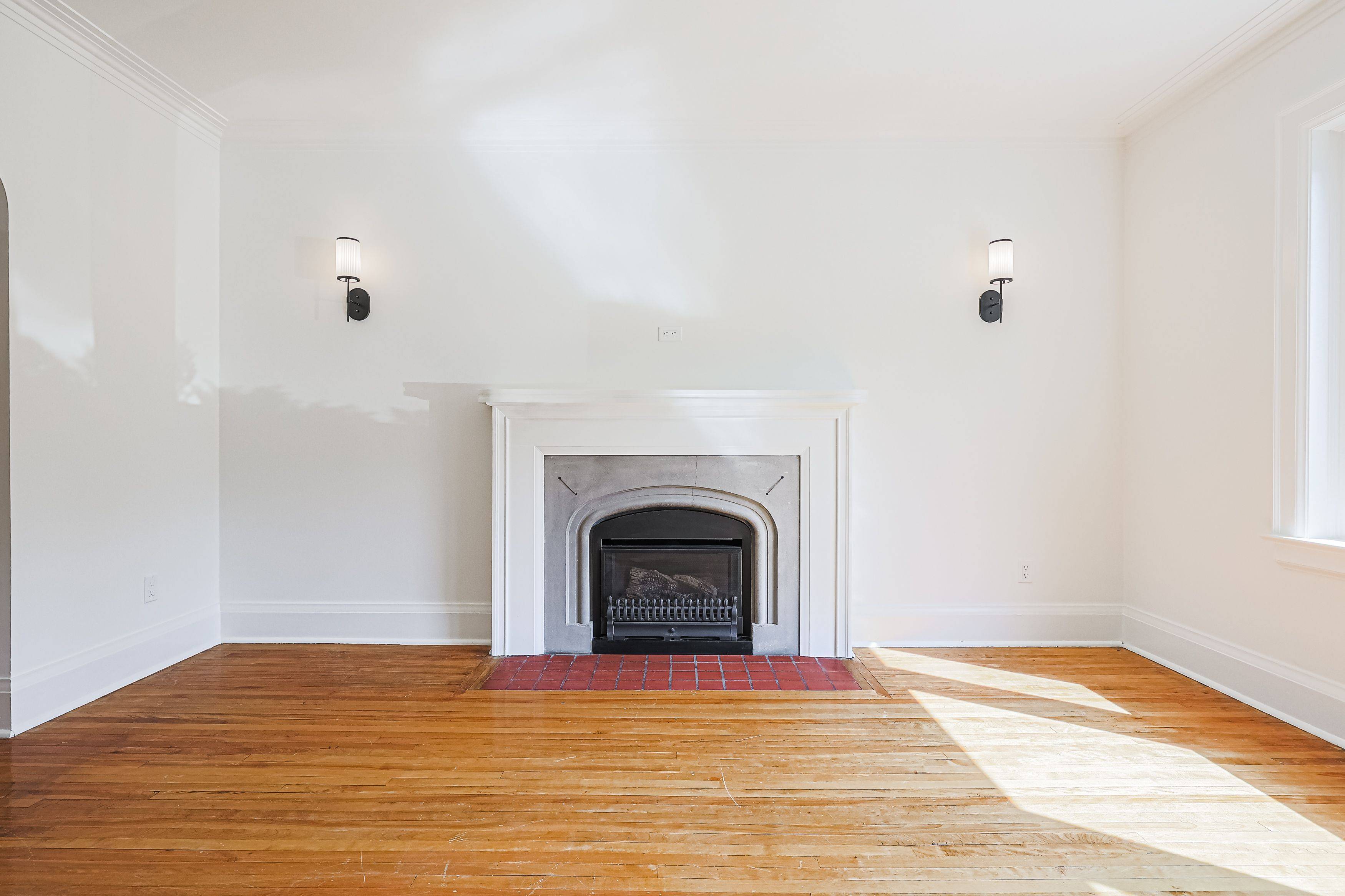 Toronto W08, ON M8X 2G7,1064 Royal York RD