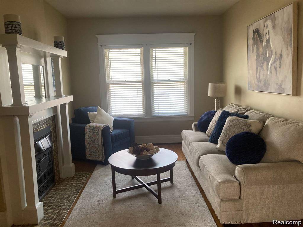 Detroit, MI 48202,8007 3rd ST