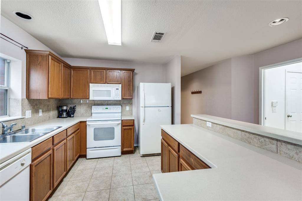 Cross Roads, TX 76227,8613 Wagon Trail