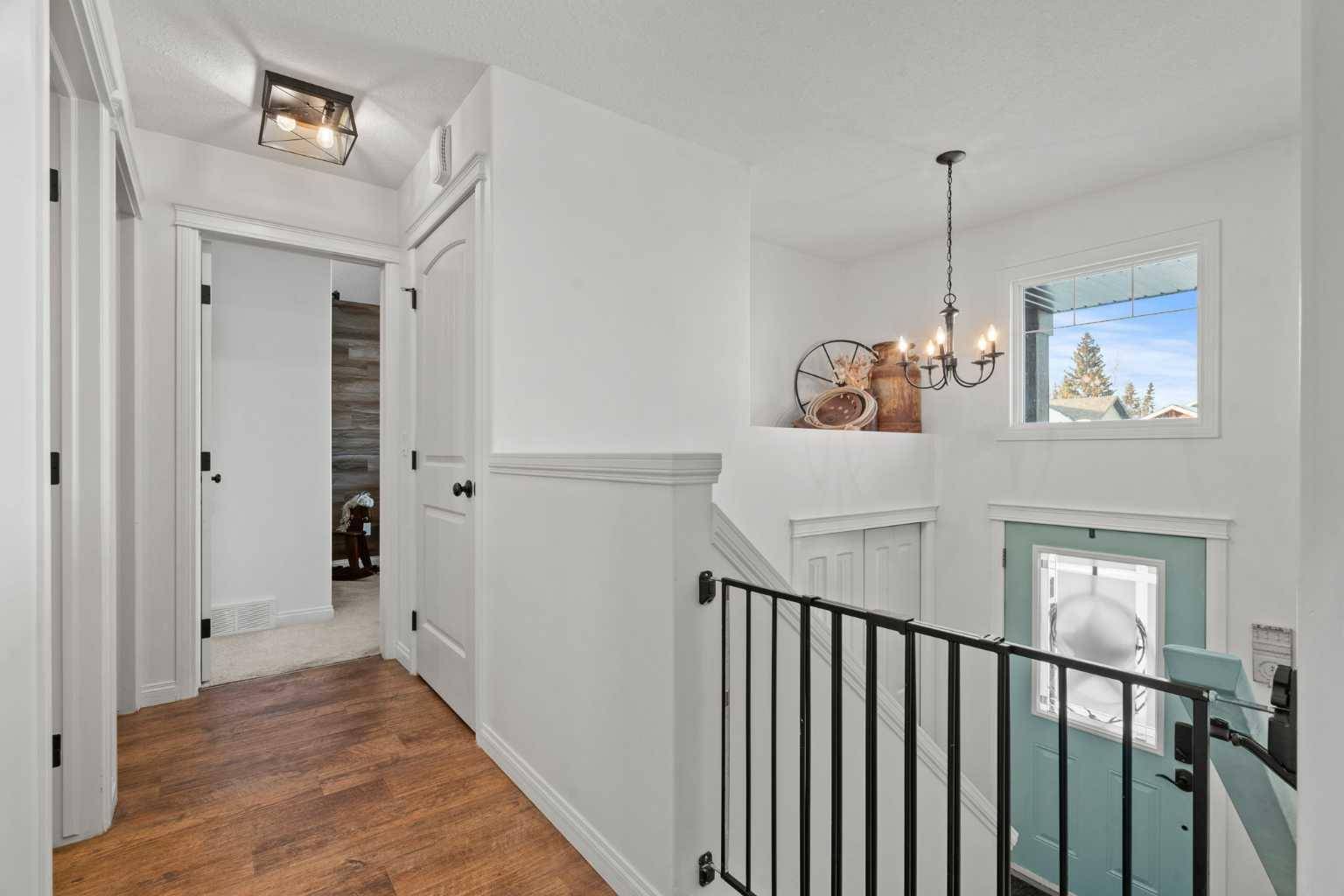 Diamond Valley, AB T0L2A0,311 Mcleod CRES