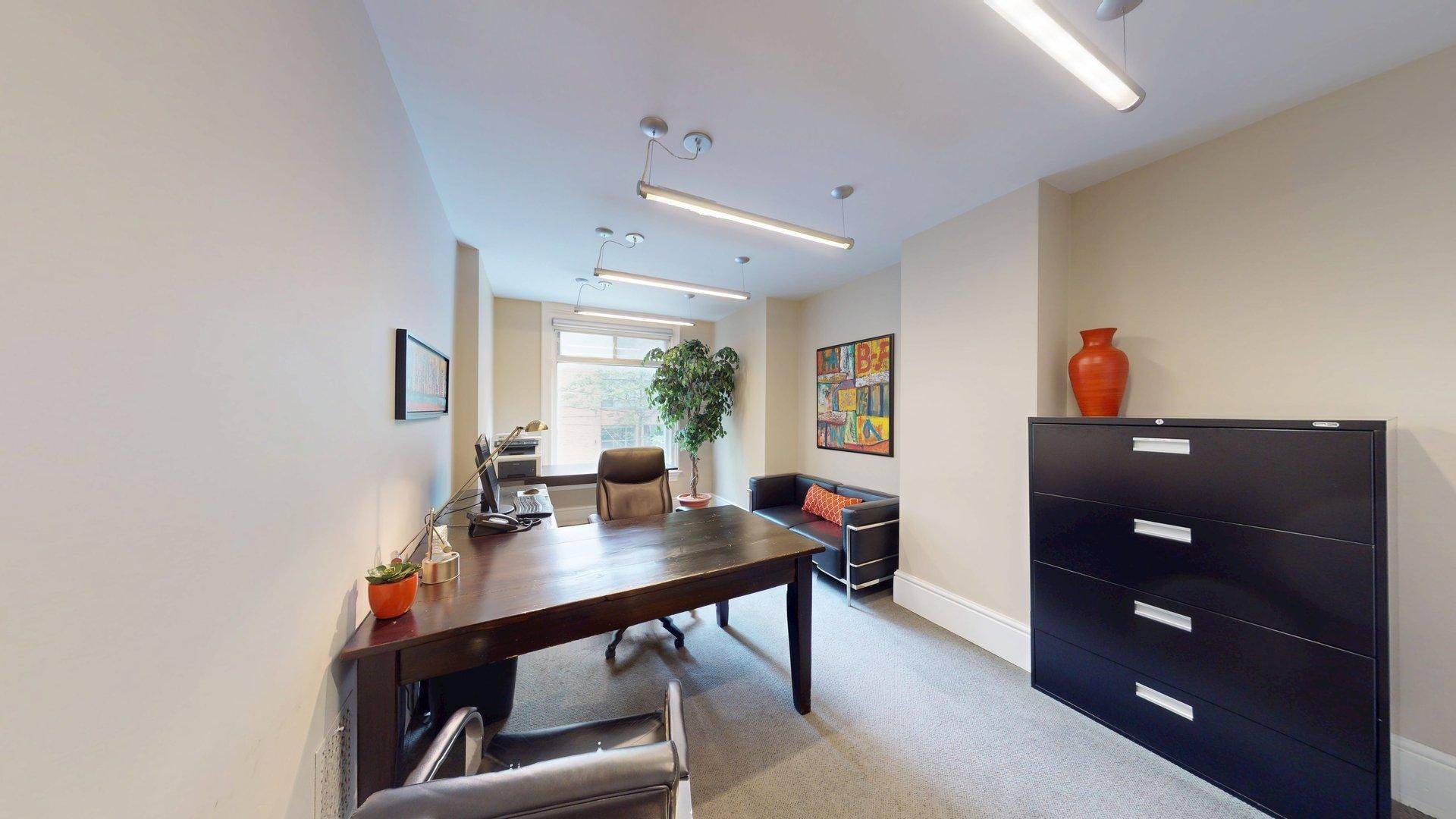 Toronto C01, ON M5V 1Y4,542 Richmond ST W