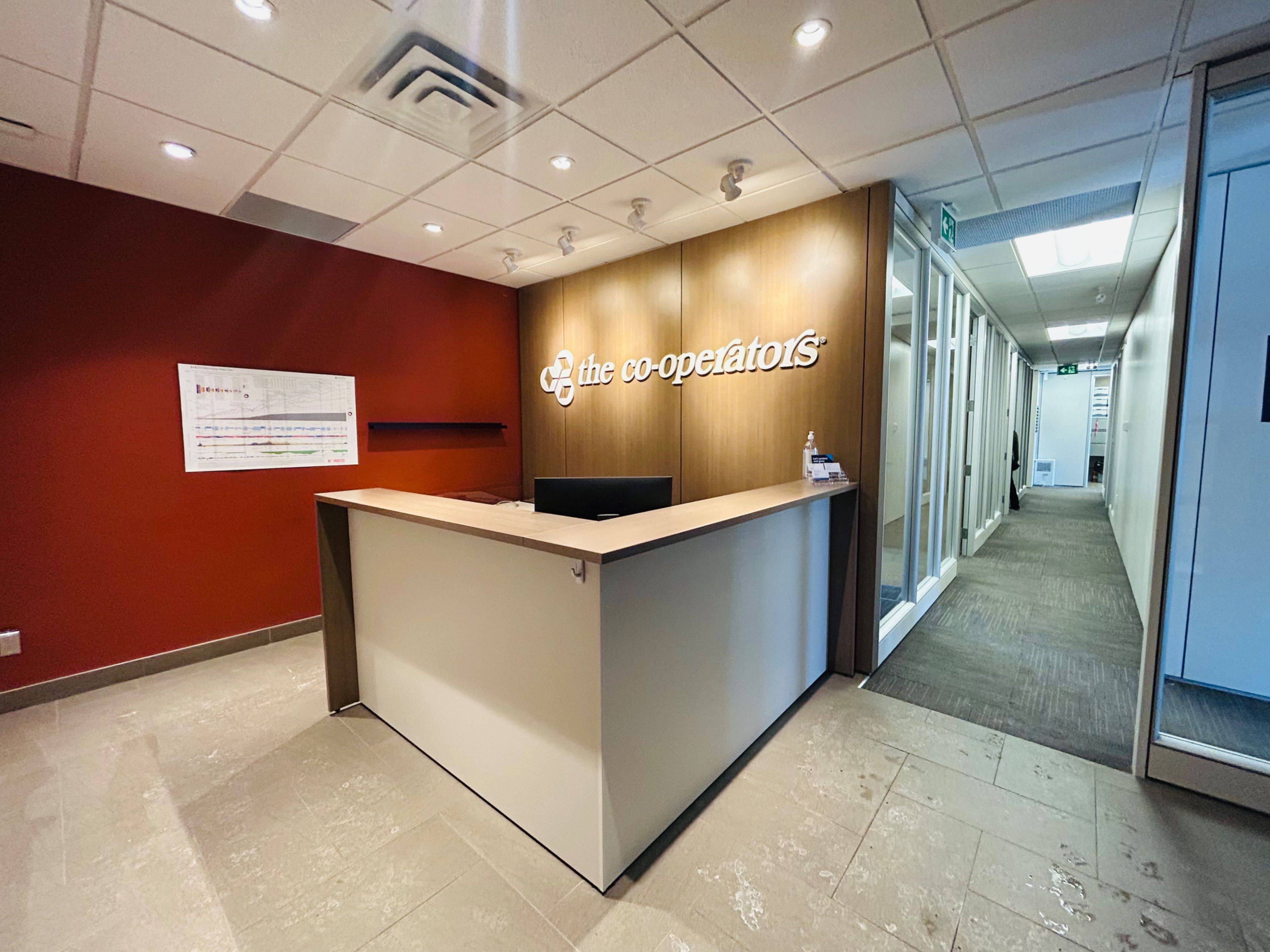 2068 Robertson RD #201, Bells Corners And South To Fallowfield, ON K2H 5Y8