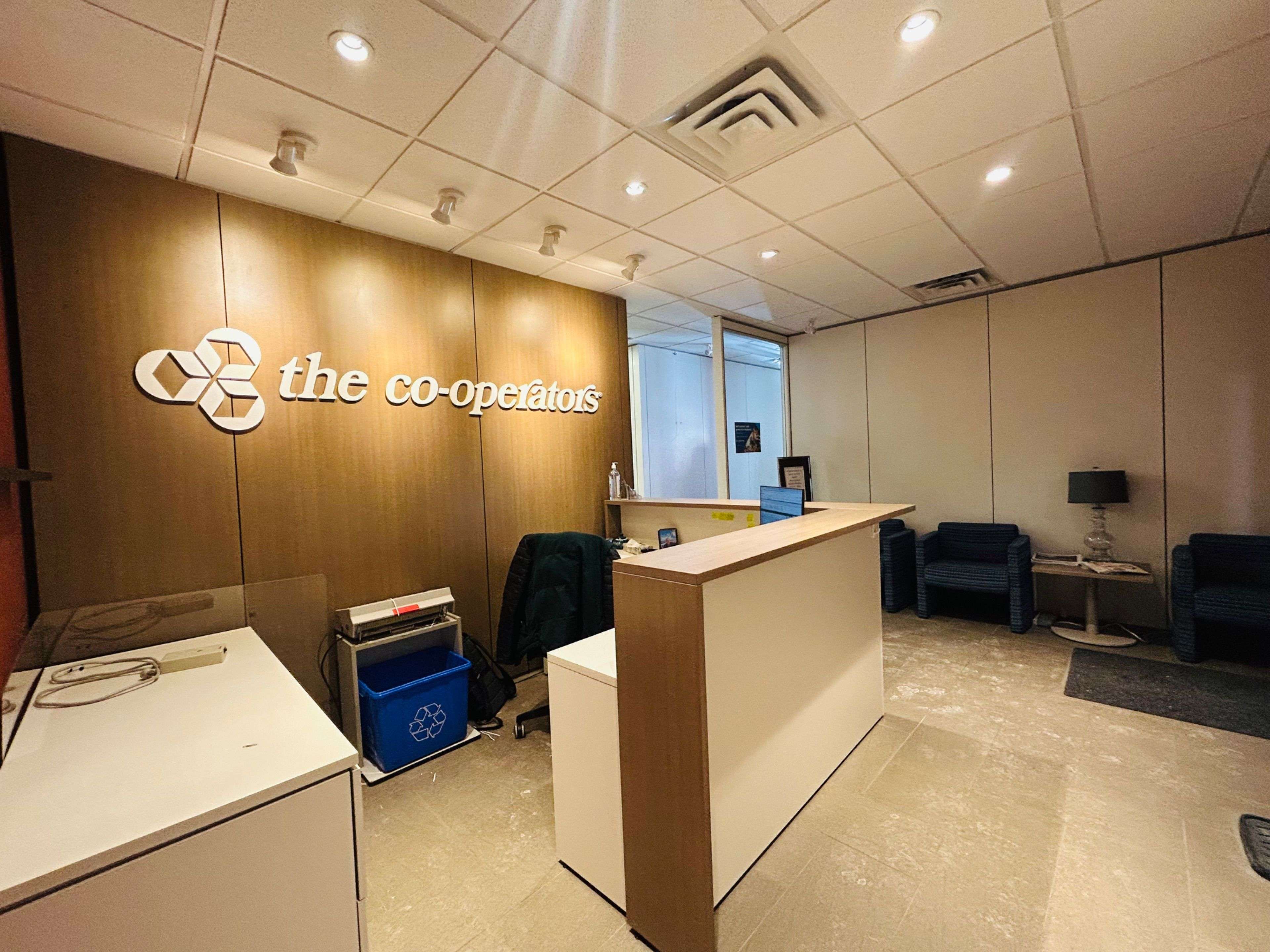 2068 Robertson RD #201, Bells Corners And South To Fallowfield, ON K2H 5Y8