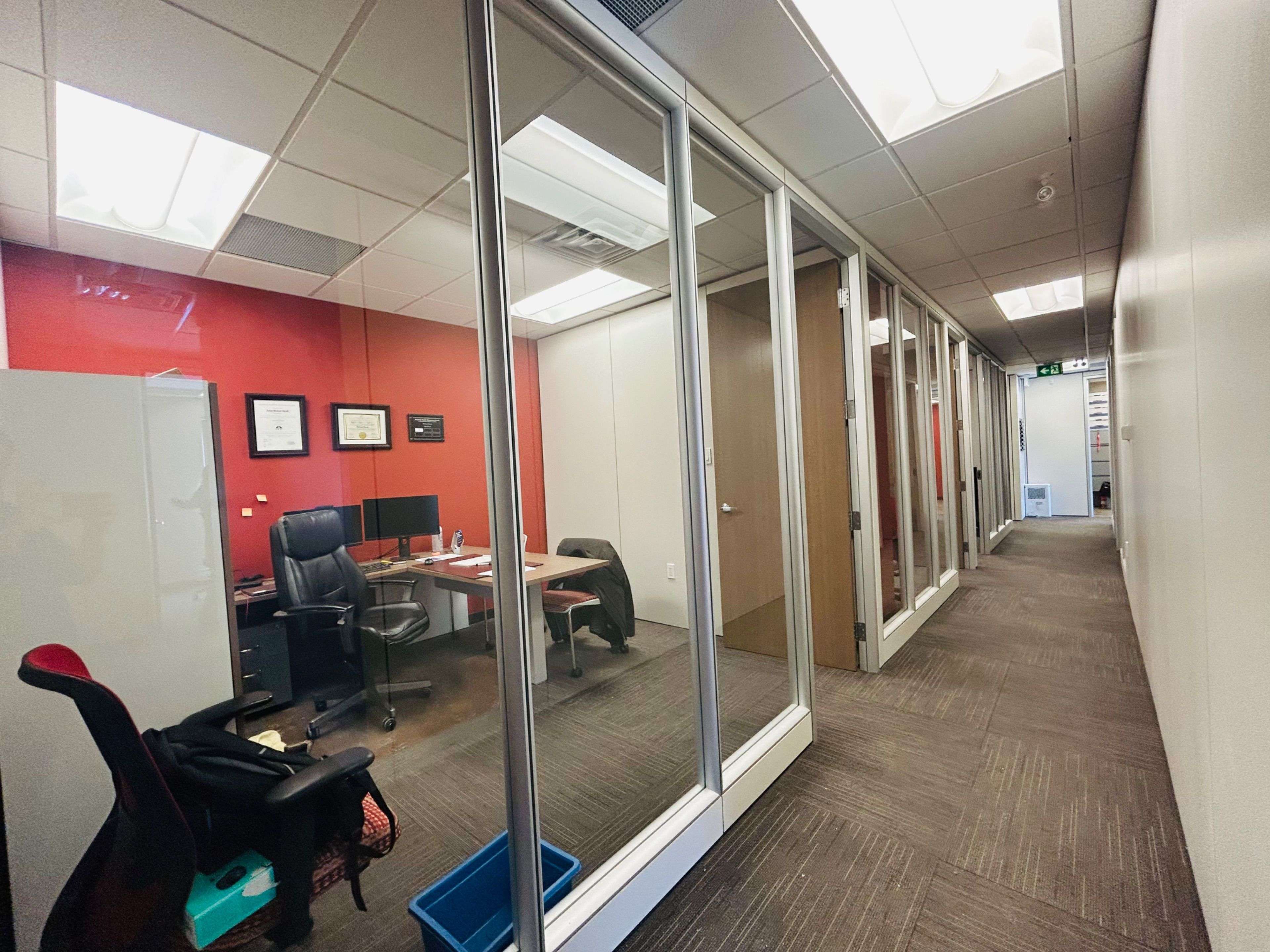 2068 Robertson RD #201, Bells Corners And South To Fallowfield, ON K2H 5Y8