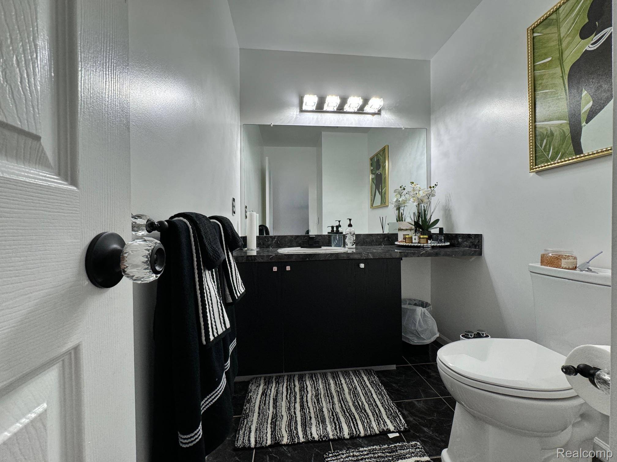 Farmington Hills, MI 48336,24606 Ridgeview DR