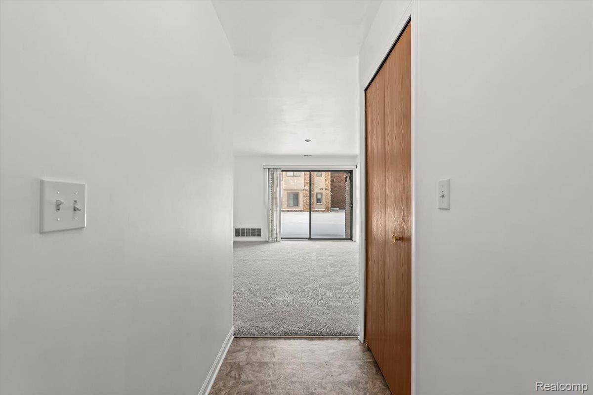 Canton, MI 48187,42714 Lilley Pointe DR #213